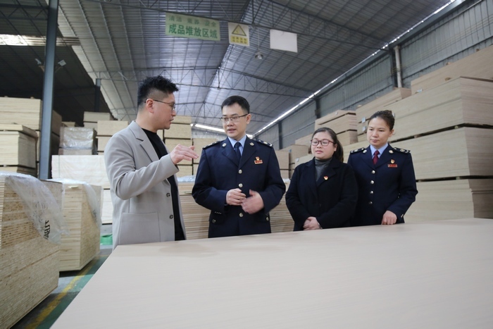 融水苗族自治縣稅務(wù)局 “點(diǎn)對(duì)點(diǎn)”服務(wù)助企“加速跑”，優(yōu)化版權(quán)代理發(fā)展環(huán)境